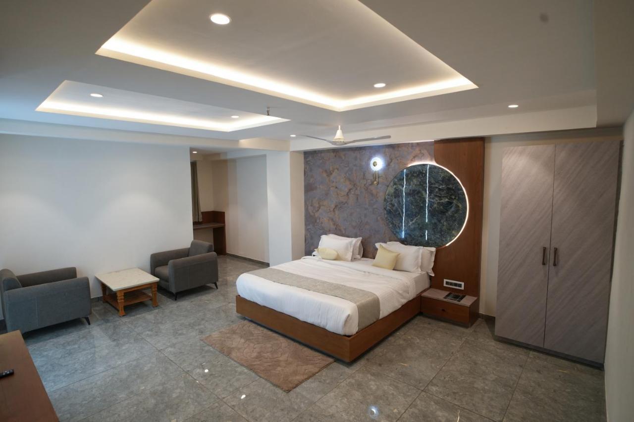 Rds Hotel Αχμπανταμπάντ Εξωτερικό φωτογραφία