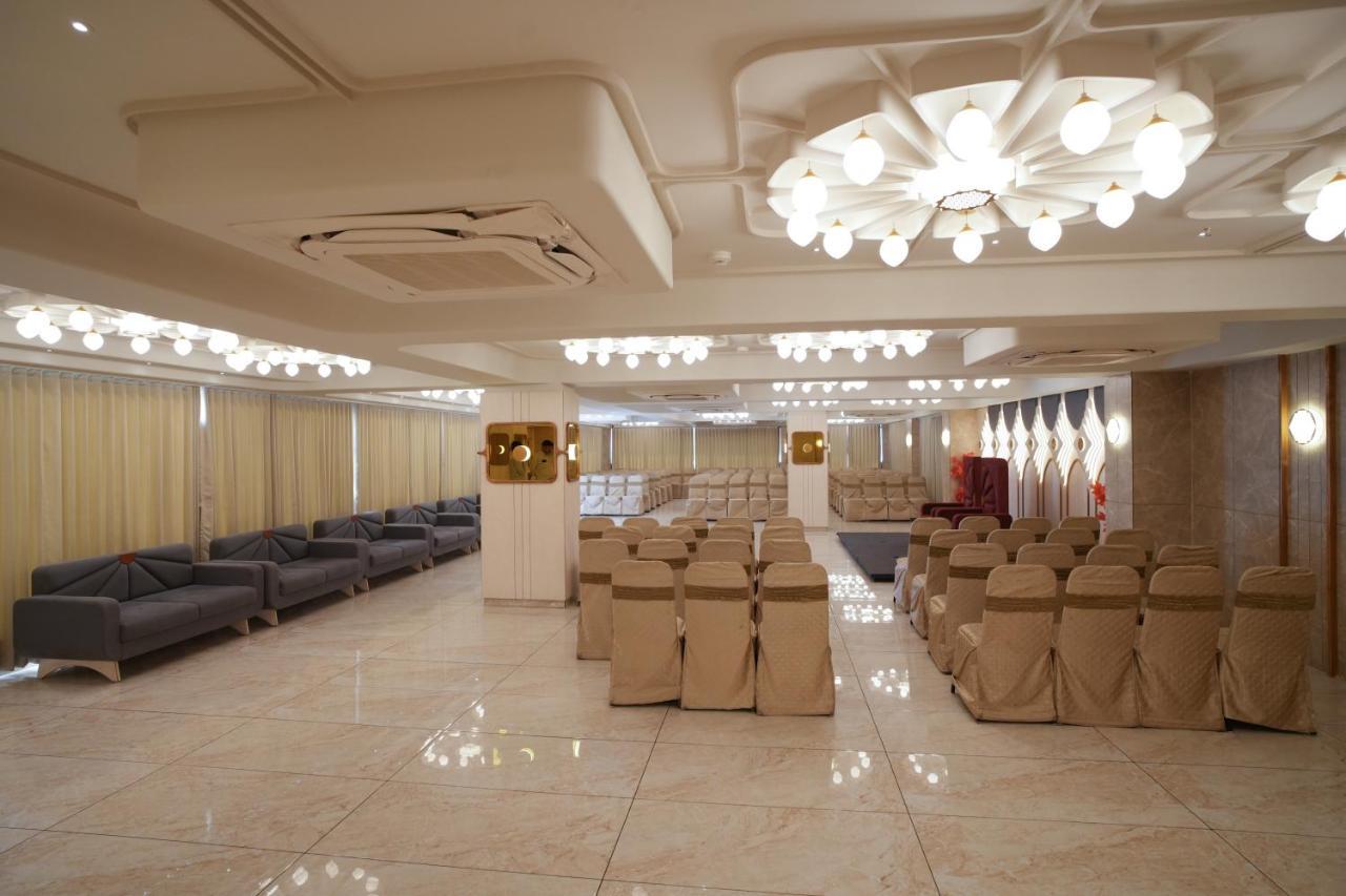 Rds Hotel Αχμπανταμπάντ Εξωτερικό φωτογραφία