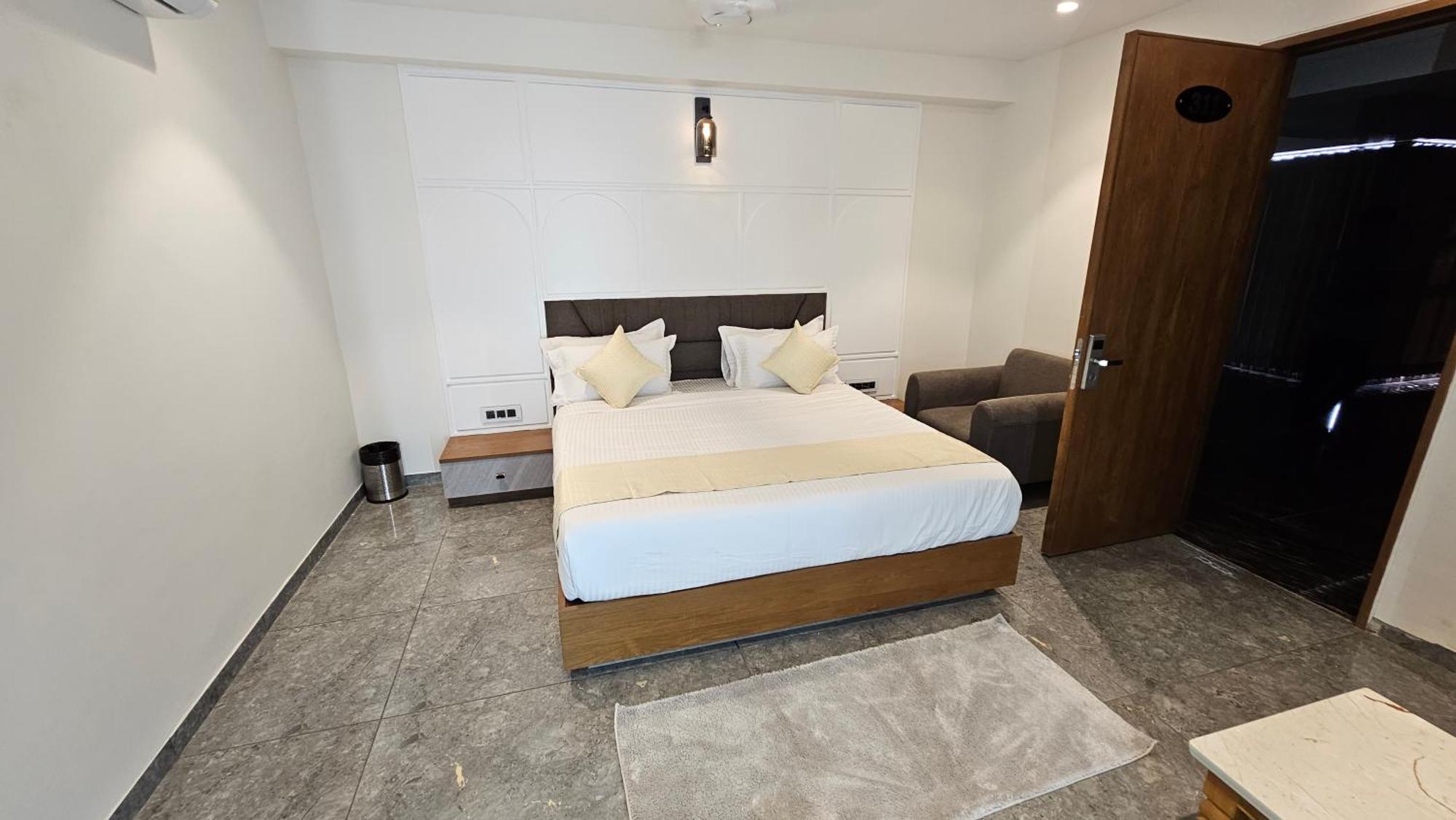 Rds Hotel Αχμπανταμπάντ Εξωτερικό φωτογραφία