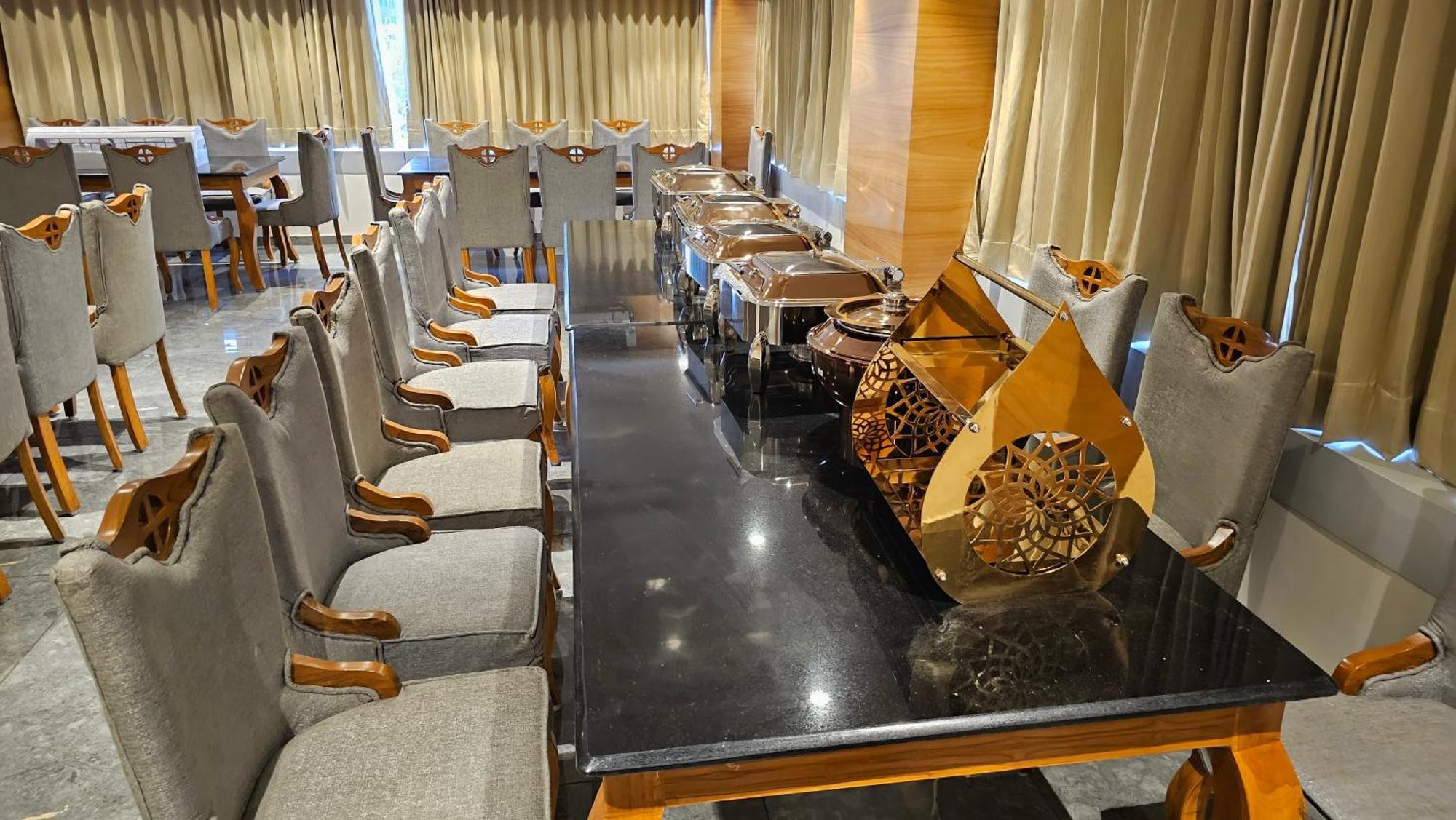 Rds Hotel Αχμπανταμπάντ Εξωτερικό φωτογραφία